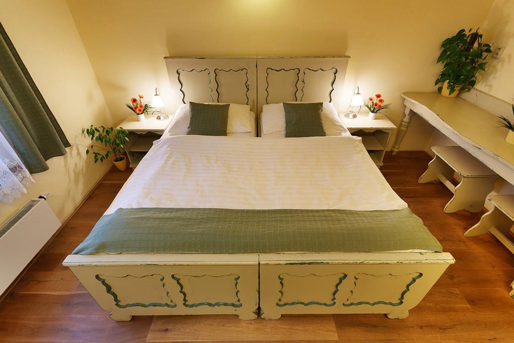 Penzion U Kriveho psa Frýdek-Místek Zimmer foto